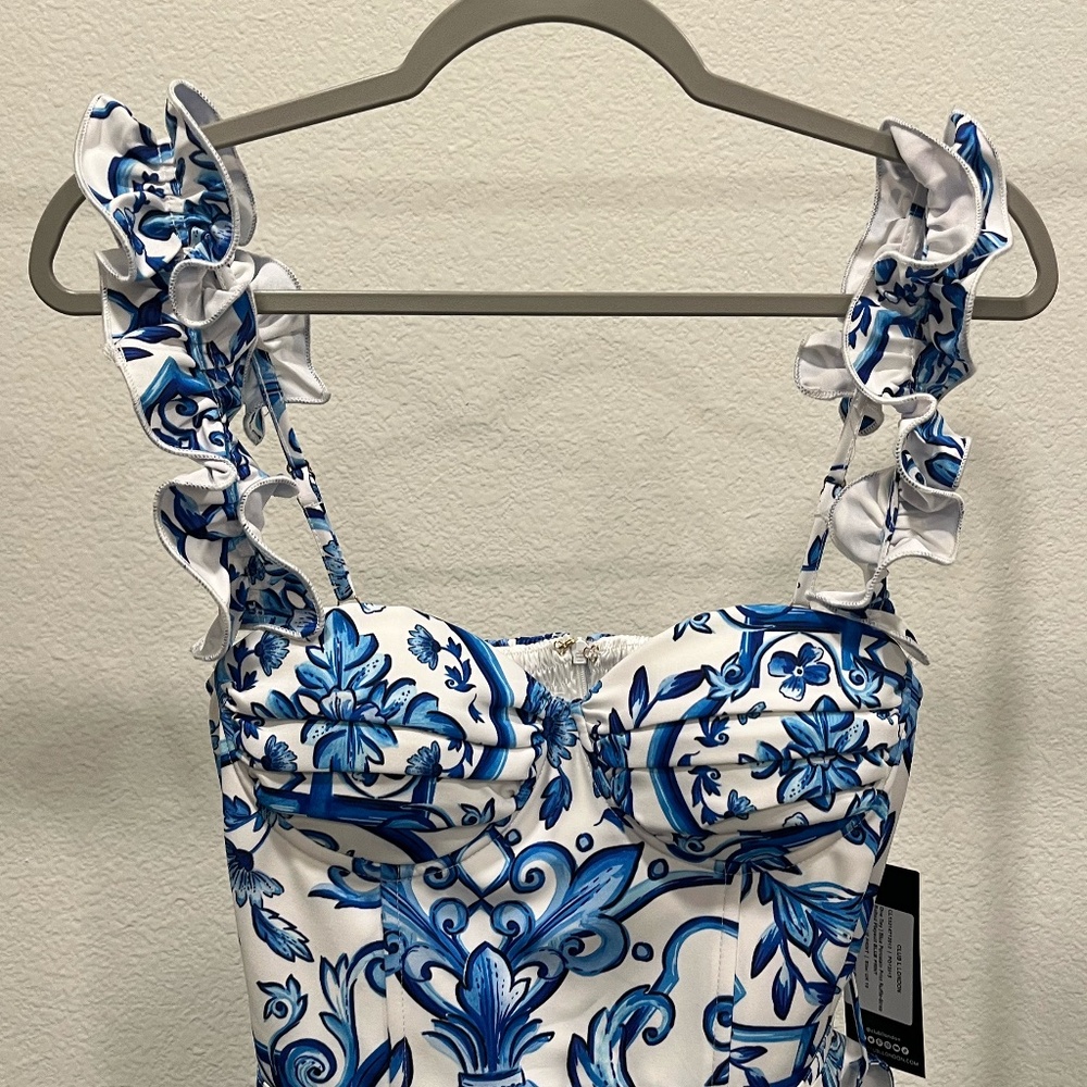 NWT CLUB L LONDON | One Day | Blue Porcelain Print Ruffle-Strap Belted Playsuit - Picture 4 of 12